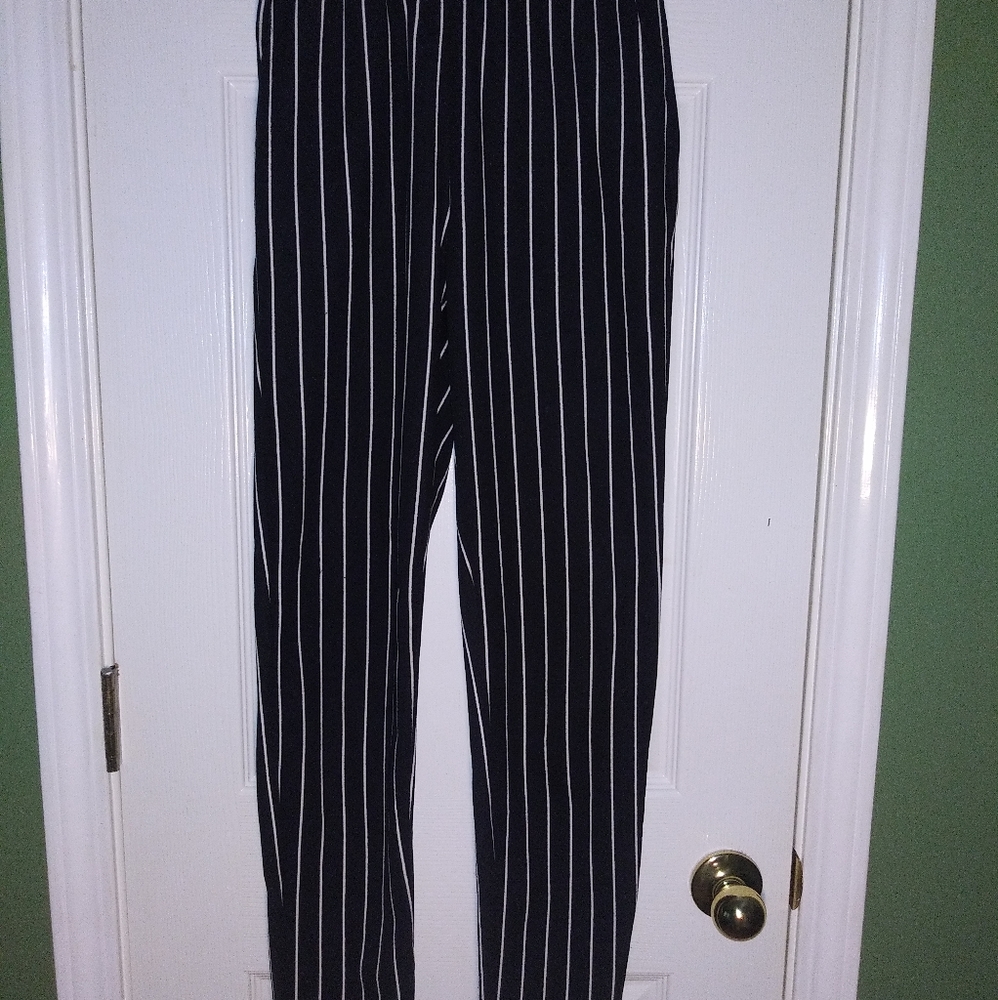 Black and white stretchy romper pants